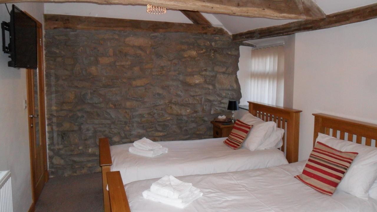 The Bear Bed and Breakfast Rhayader Exteriör bild