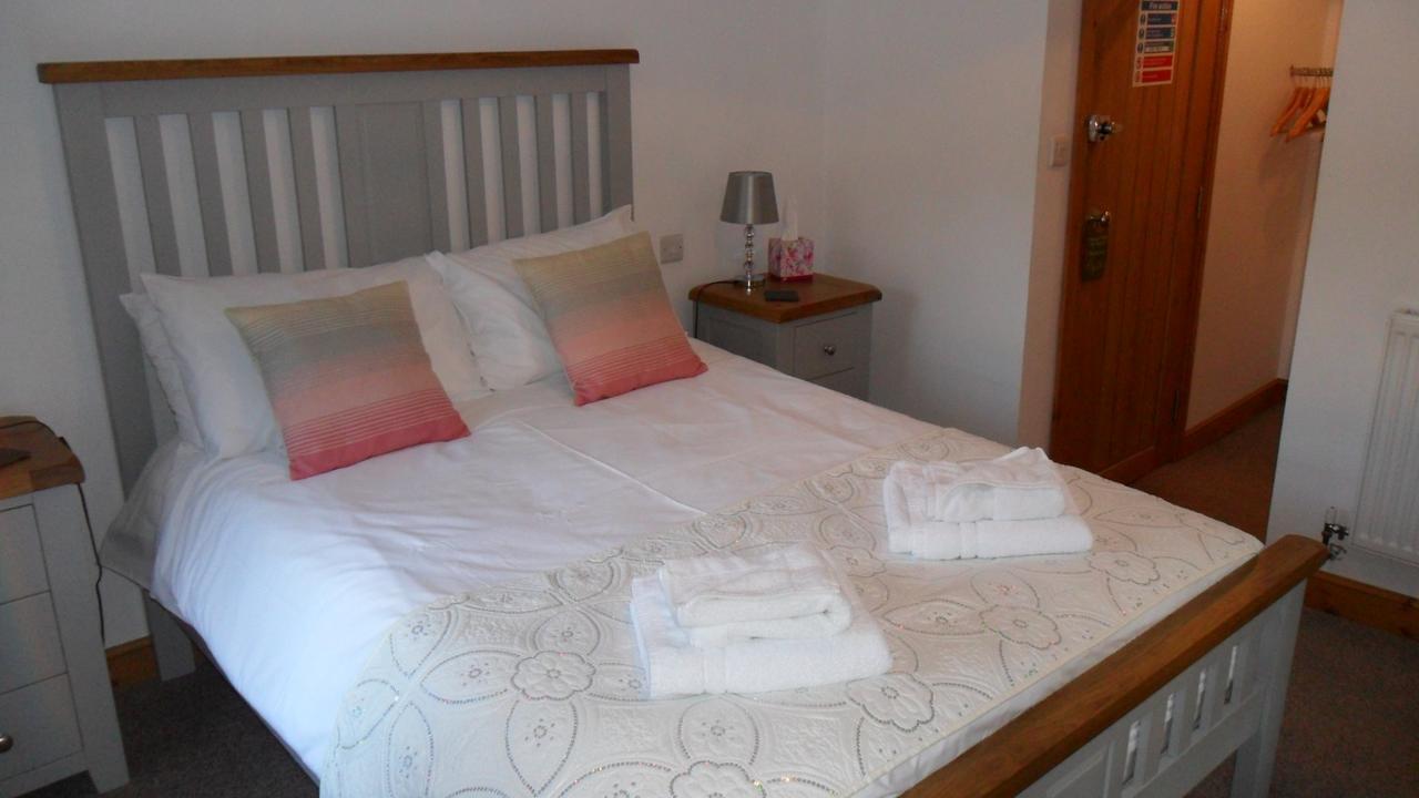 The Bear Bed and Breakfast Rhayader Exteriör bild
