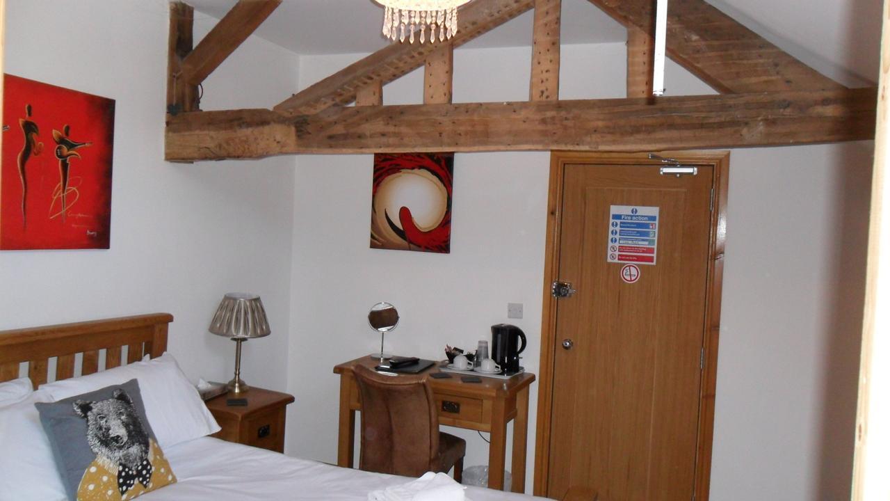 The Bear Bed and Breakfast Rhayader Exteriör bild