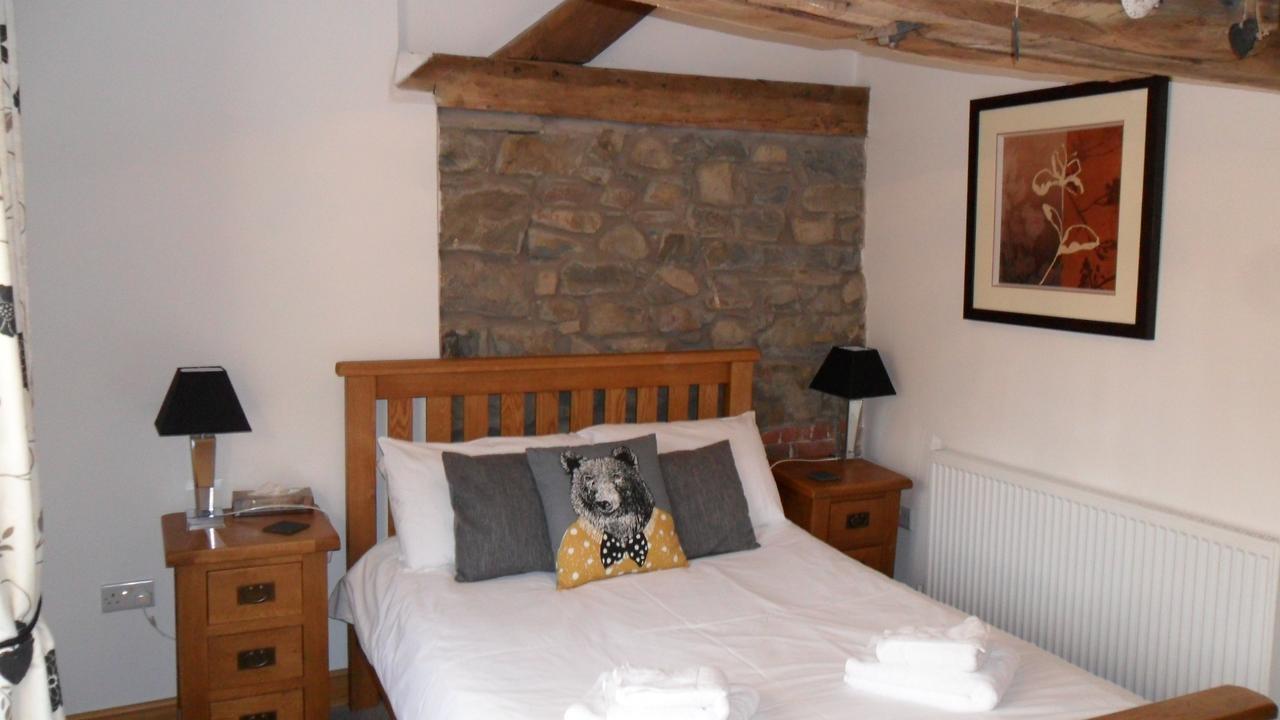 The Bear Bed and Breakfast Rhayader Exteriör bild