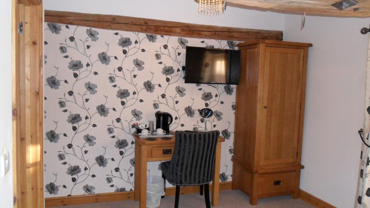 The Bear Bed and Breakfast Rhayader Exteriör bild