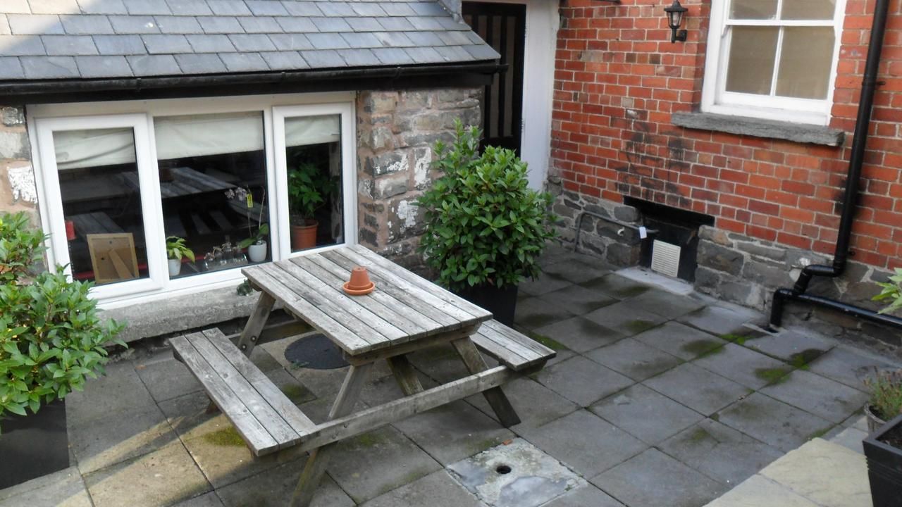 The Bear Bed and Breakfast Rhayader Exteriör bild
